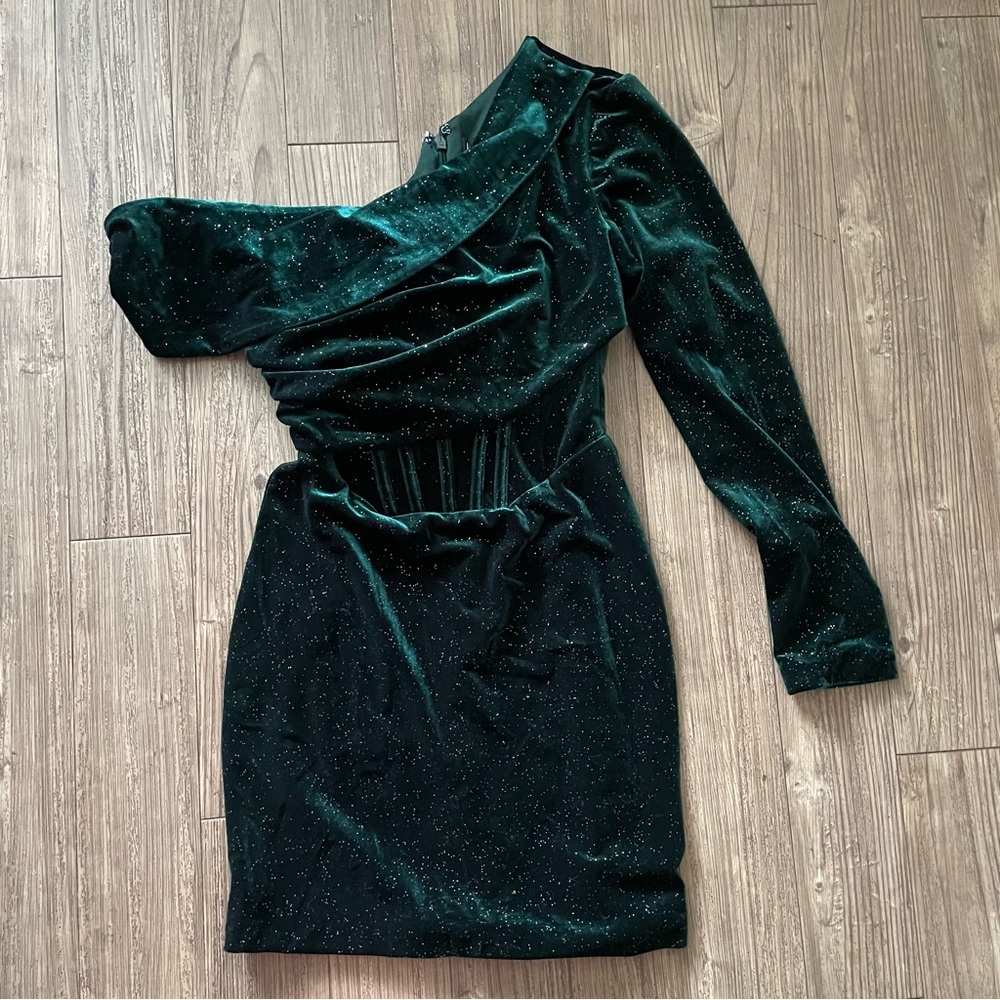 Lavish Alice EOS Glitter Velvet One Shoulder Drape Mini Dress in Emerald